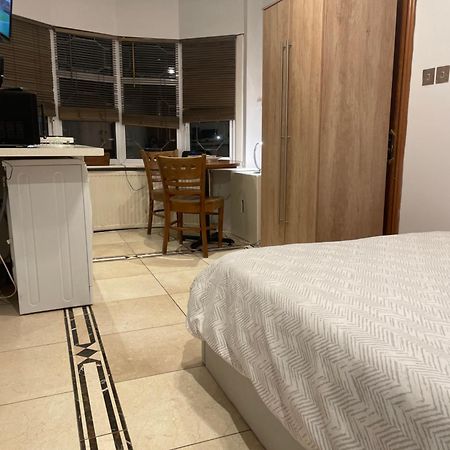 North London Studio Apartment מראה חיצוני תמונה