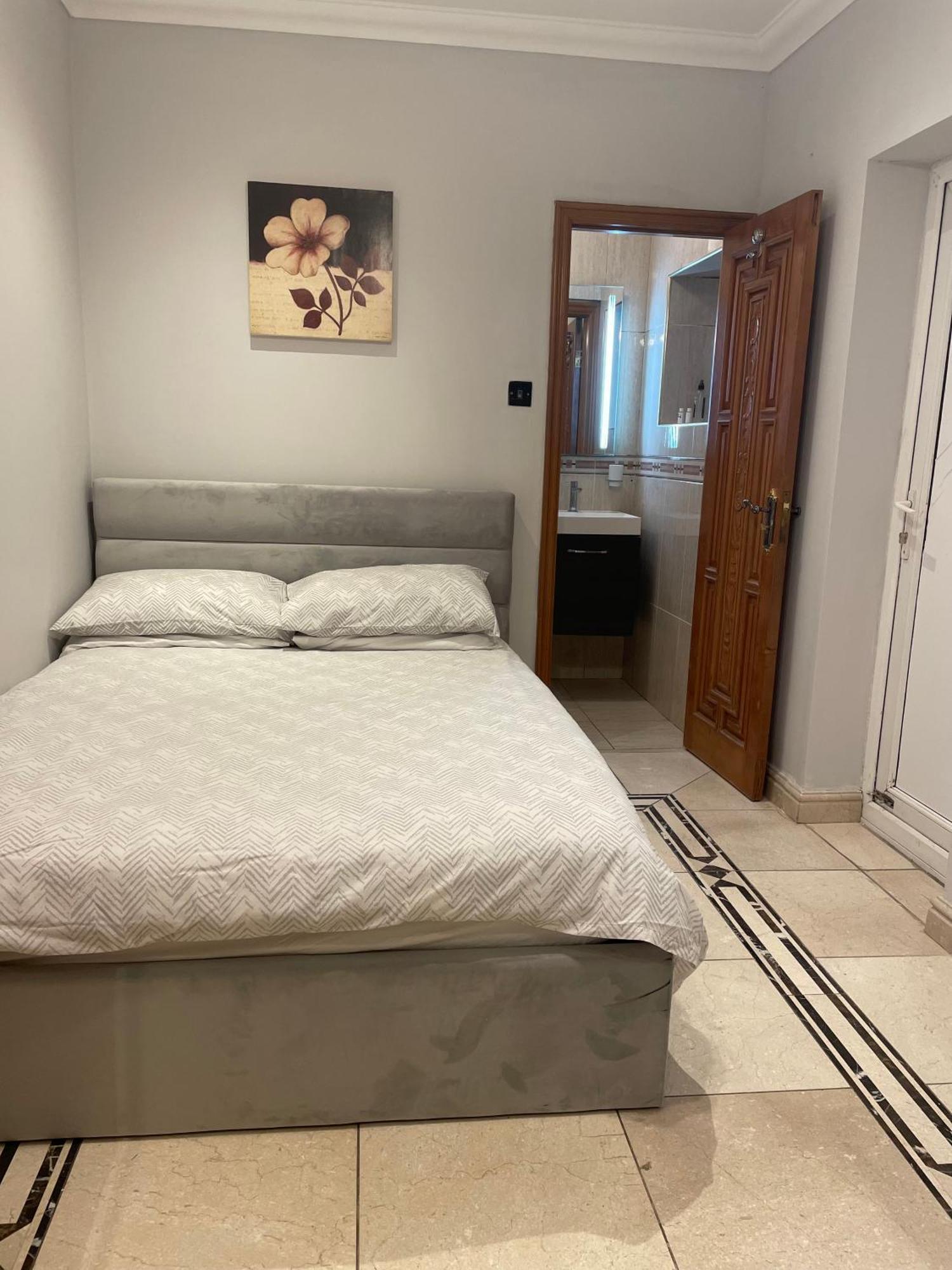 North London Studio Apartment מראה חיצוני תמונה