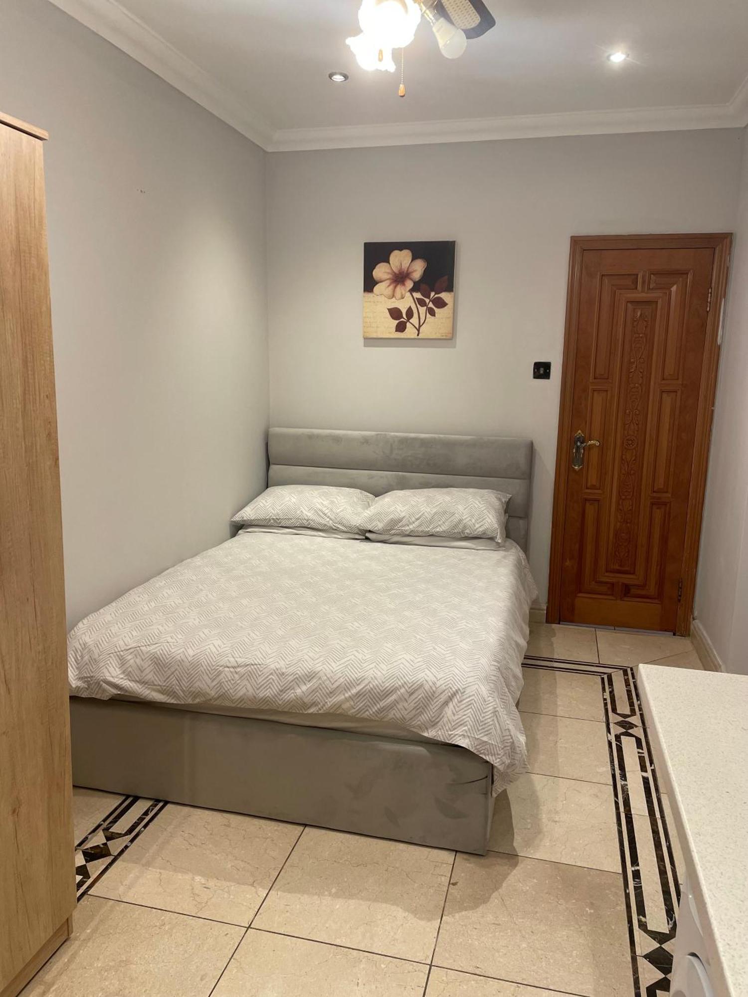 North London Studio Apartment מראה חיצוני תמונה