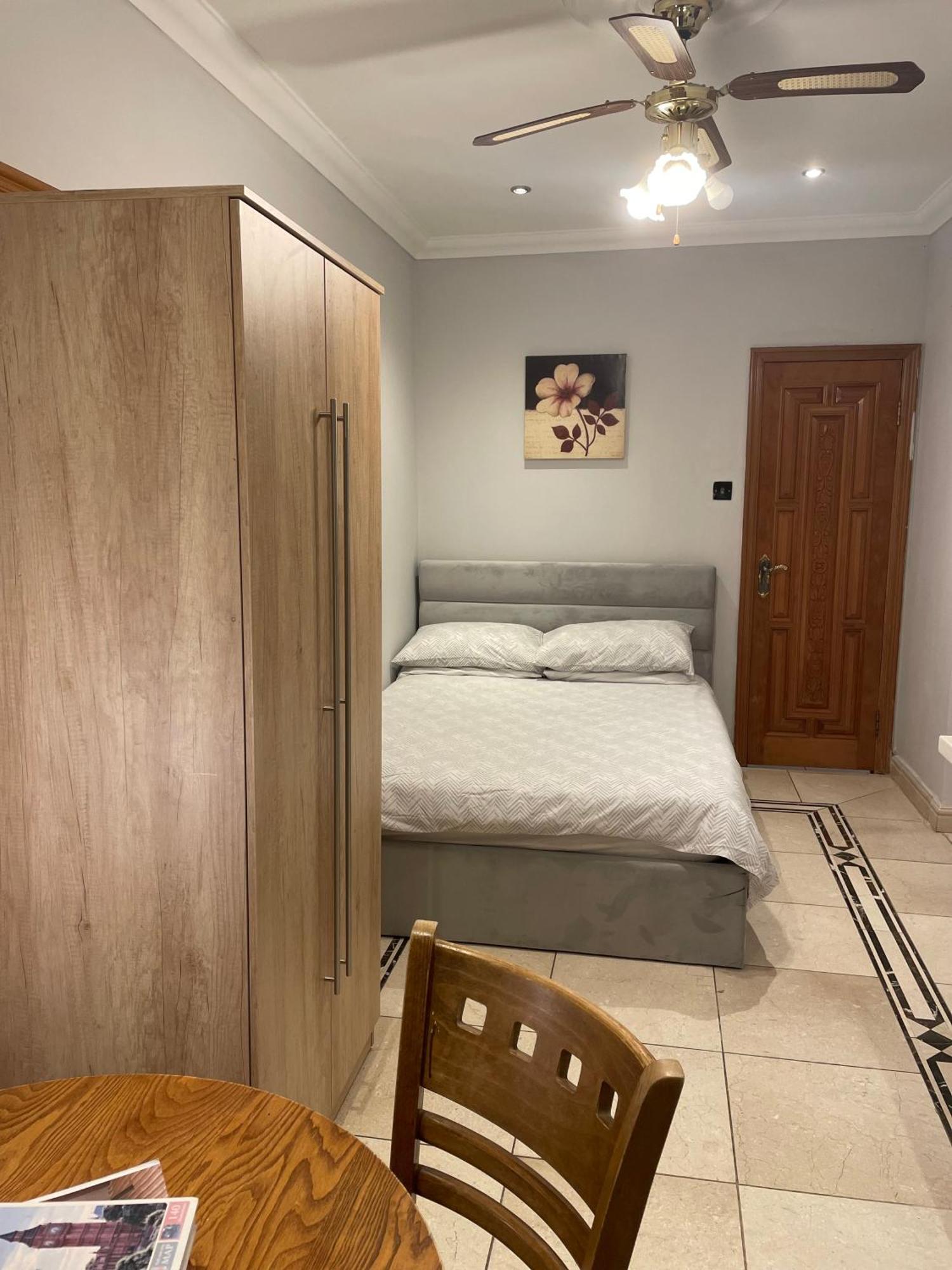 North London Studio Apartment מראה חיצוני תמונה