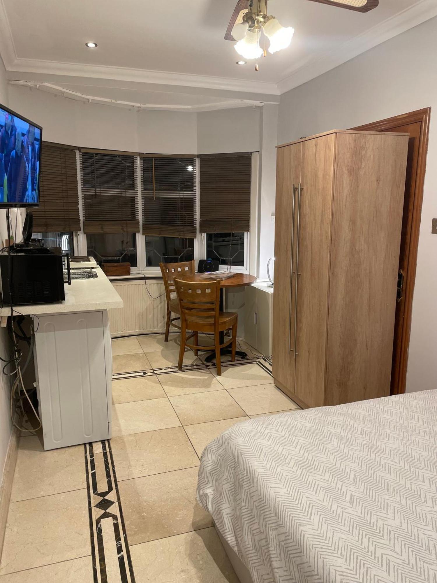 North London Studio Apartment מראה חיצוני תמונה